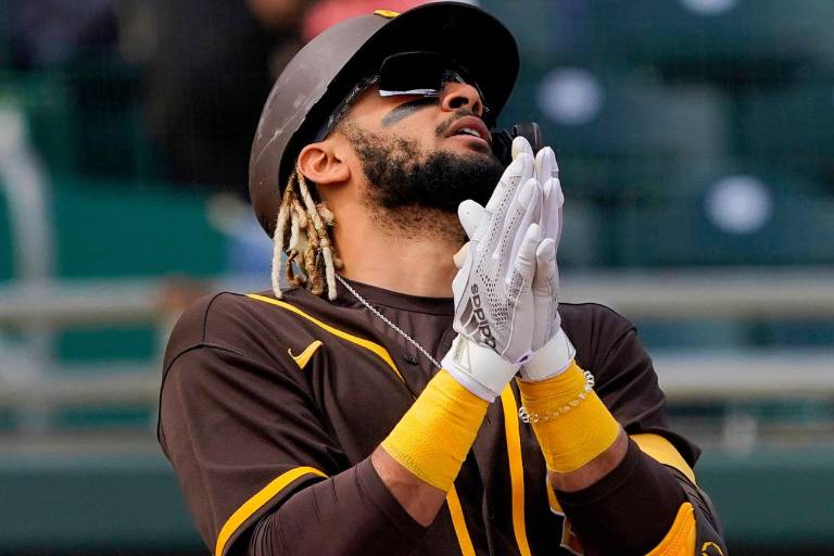 Fernando Tatis Jr. asombra al anotar con un elevadito