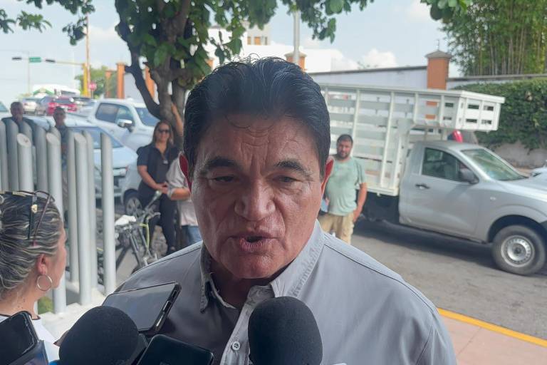Acude Malova al funeral de Cuén Ojeda; ‘la verdad beneficiará a la sociedad sinaloense’, dice