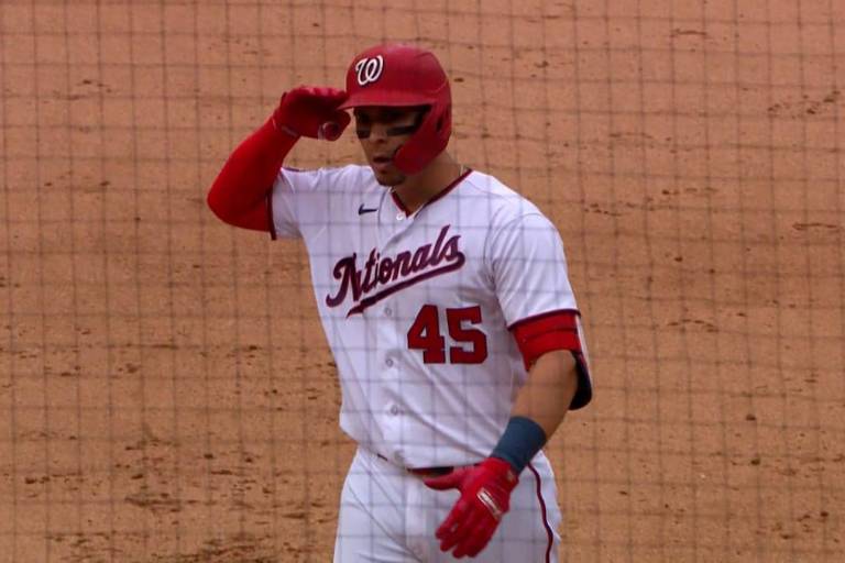 Joey Meneses lidera remontada de Nacionales sobre Guardianes