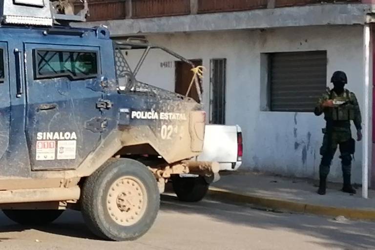 Militares mantienen asegurados dos inmuebles en Culiacán