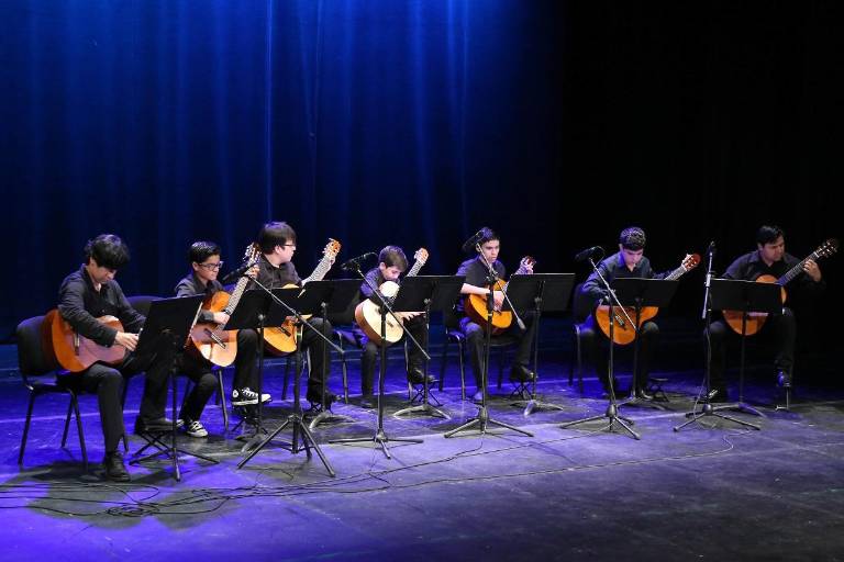 Dan recital alumnos de teclados,guitarra y coro infantil