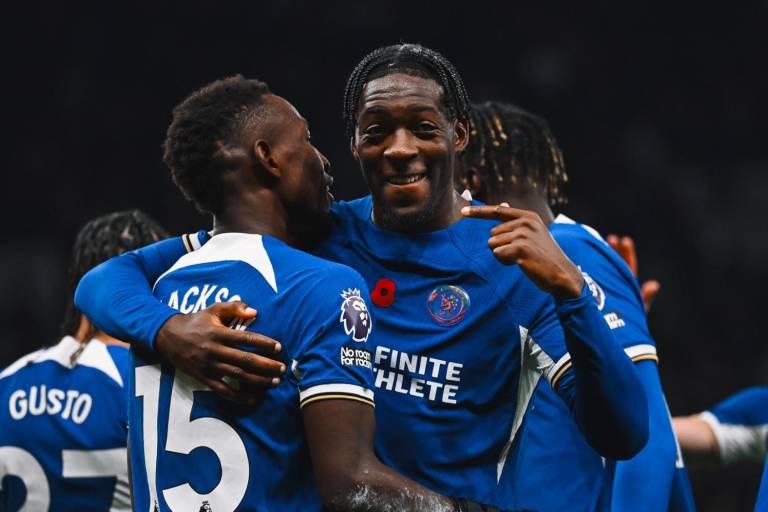 Nico Jackson reina en el circo del Chelsea sobre Tottenham