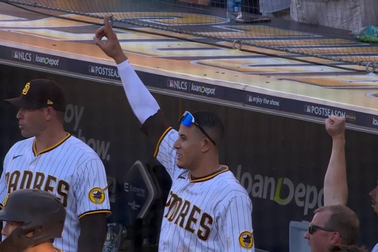Padres explotan en el quinto inning y empatan la Serie de Campeonato a un triunfo