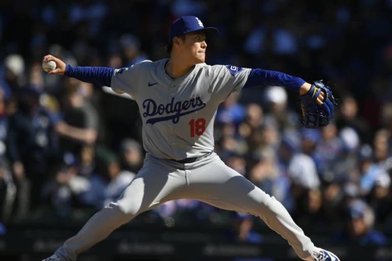 Yamamoto obtiene su primer triunfo en Grandes Ligas con una exhibición en el Wrigley