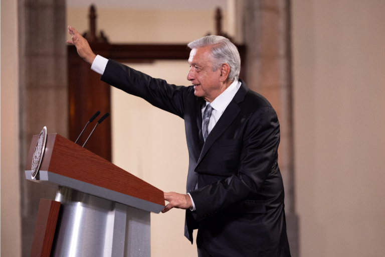 Llama AMLO a sus seguidores a no atacar a sus adversarios