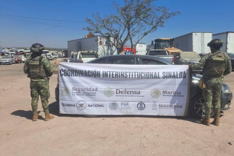 Confiscan vehículo con blindaje artesanal, cartuchos y cargadores en la Lico Velarde, en Mazatlán