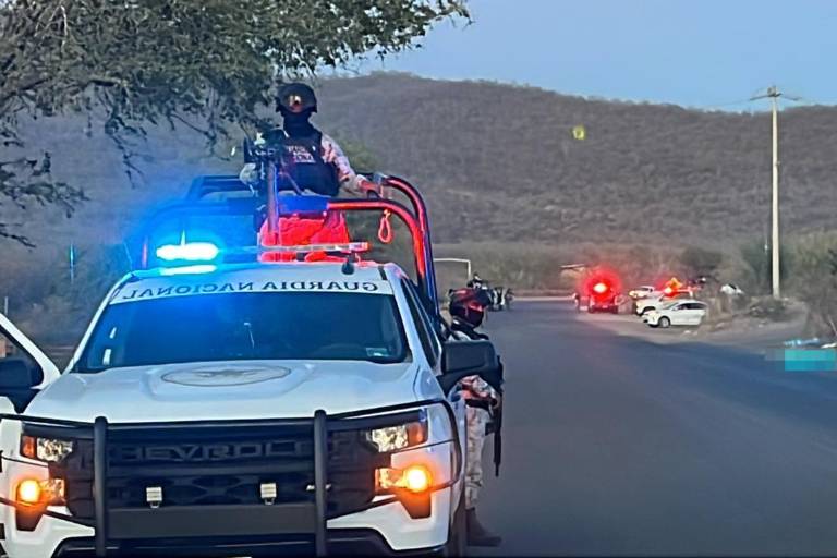 Encuentran un hombre asesinado y esposado en la carretera de El Fuerte