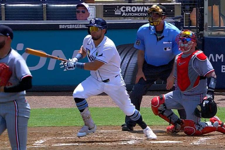 Jonathan Aranda produce en triunfo de Rays