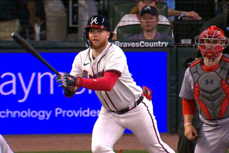 Alex Verdugo remolca carrera en derrota de Bravos ante Cardenales