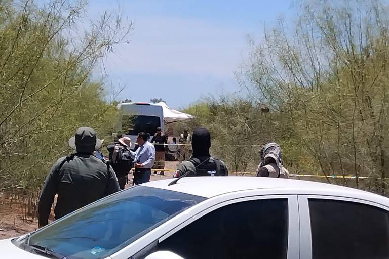 Localizan 11 cuerpos en siete fosas con restos humanos en ejido Mezquitillo, en Culiacán