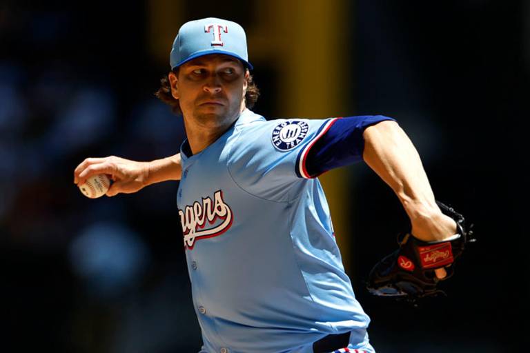 deGrom se convierte en el pítcher que llega más rápido a 1,700 ponches en triunfo de Texas