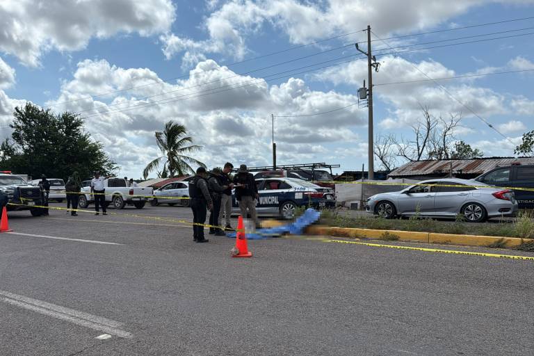 Localizan a hombre asesinado a balazos en la autopista Navolato-Altata