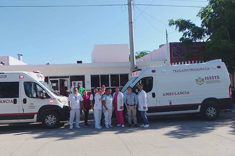 Recibe ISSSTE de Escuinapa dos ambulancias, pero dará servicio hasta agosto