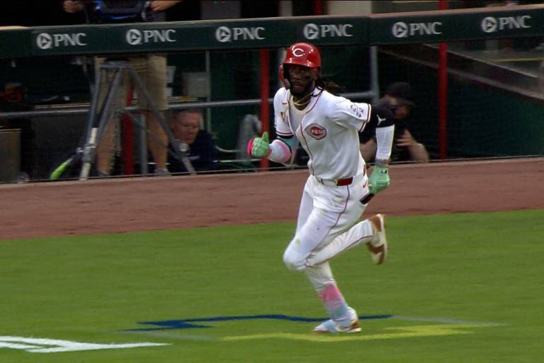 Elly brilla en triunfo de Rojos y recibe halago de Judge