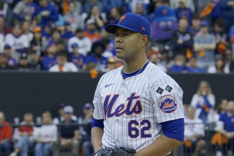 José Quintana acuerda con los Cerveceros por una campaña