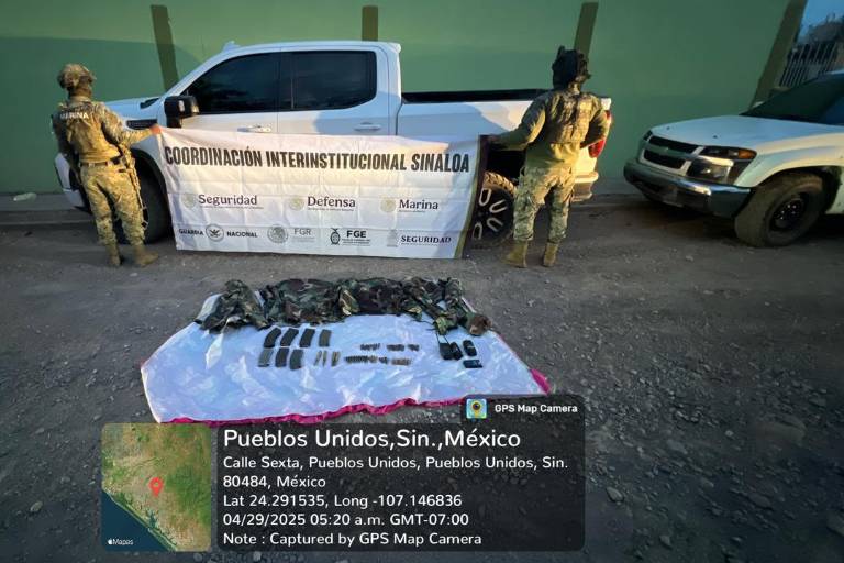 Decomisan en Rosario y Culiacán 7 vehículos, armas, municiones, cargadores, radios, droga y ponchallantas