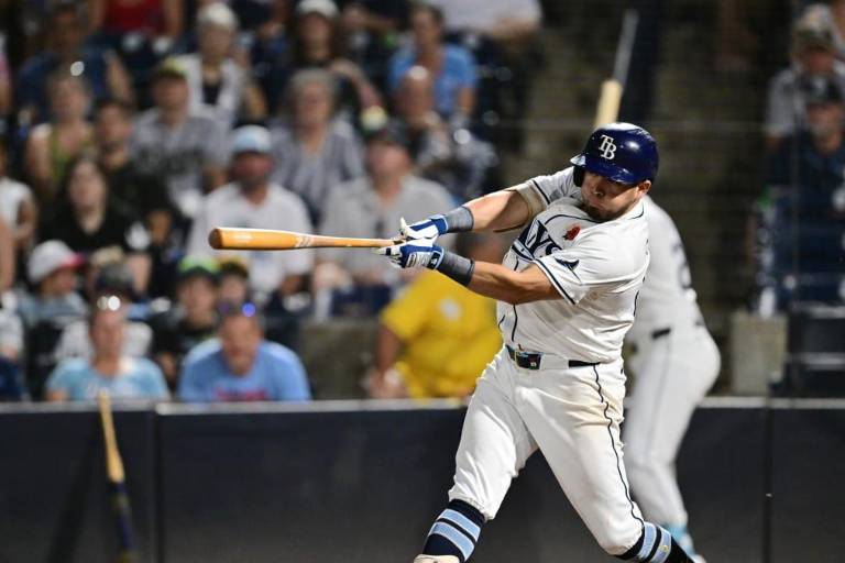 Jonathan Aranda la bota y Rays apalea a Mellizos