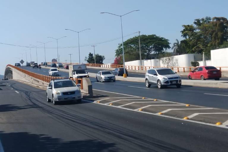 Carril lateral en puente del Libramiento Colosio, en Mazatlán, aligera tráfico