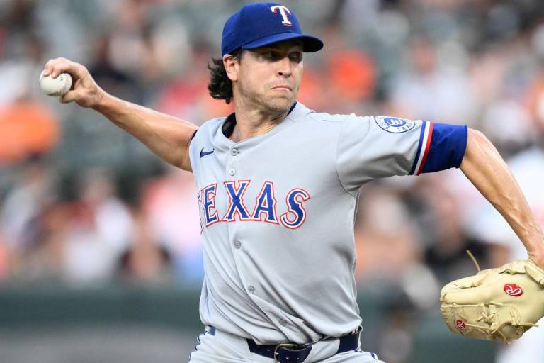 DeGrom coquetea con el sin hit en otra cátedra de pitcheo vs. Orioles