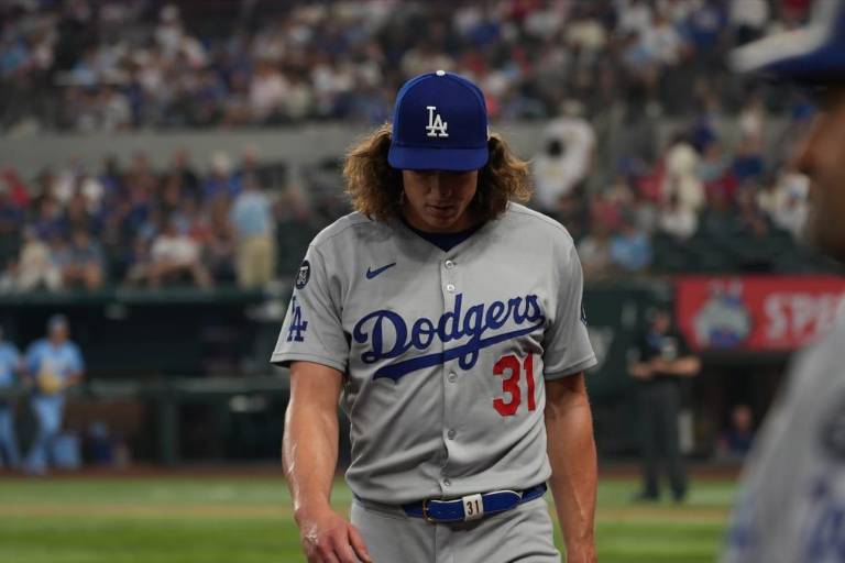 Glasnow mantiene a raya a Texas y los Dodgers se imponen por la mínima