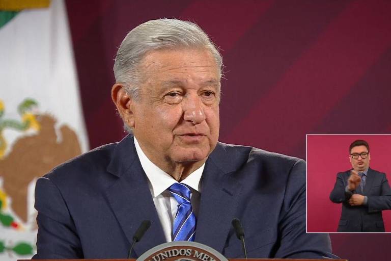 AMLO reta a la oposición a agruparse, como plantea Calderón
