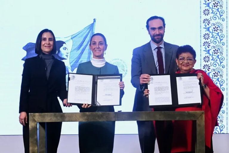 Sheinbaum firma decreto que devuelve a Pemex y CFE su carácter de empresas estatales
