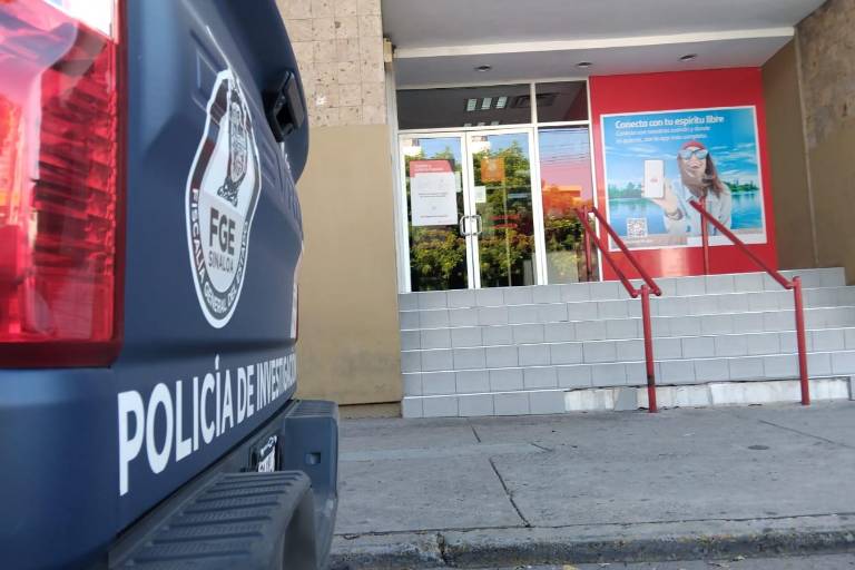 Civil se lleva 20 mil pesos en robo de banco en Culiacán; amenazó con quemar el lugar