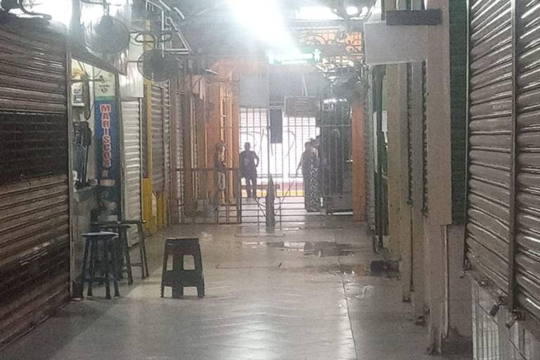 Cierran mercados de Mazatlán por ‘Nora’; es la primera vez que ocurre por un huracán, dice líder de locatarios
