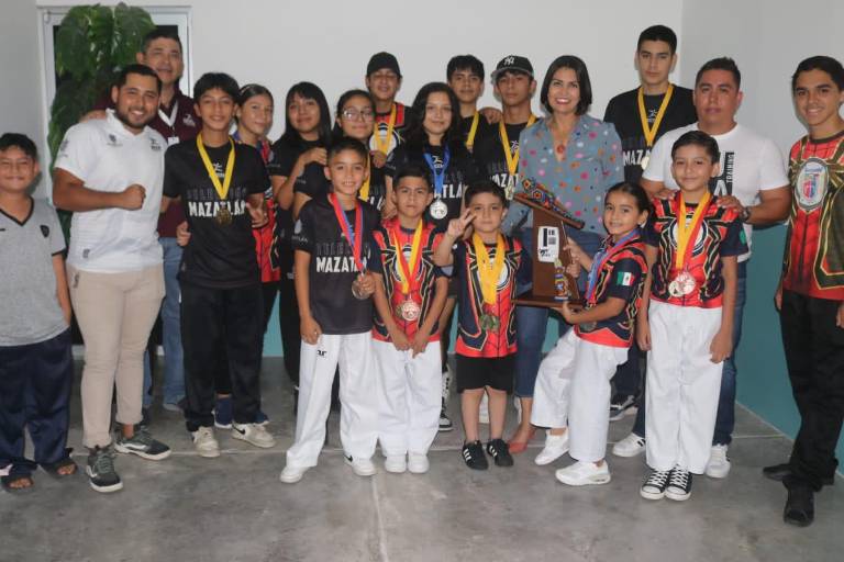 Avanza delegación de taekwondo mazatleca a paso firme