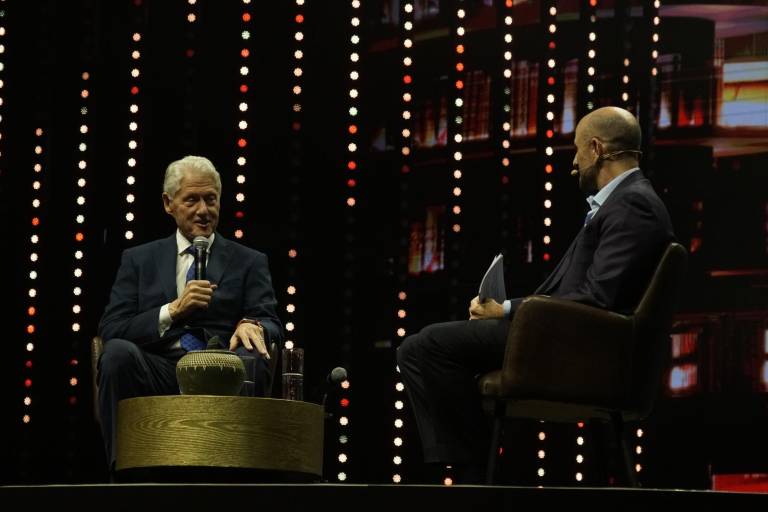Si aceptamos una posición de liderazgo hay que estar preparados para enfrentar derrotas: Bill Clinton