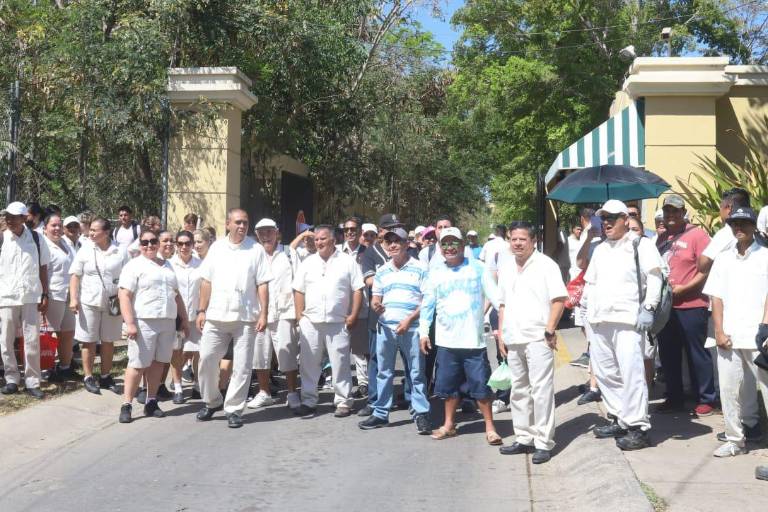 Trabajadores de hotel en Mazatlán se manifiestan exigiendo utilidades