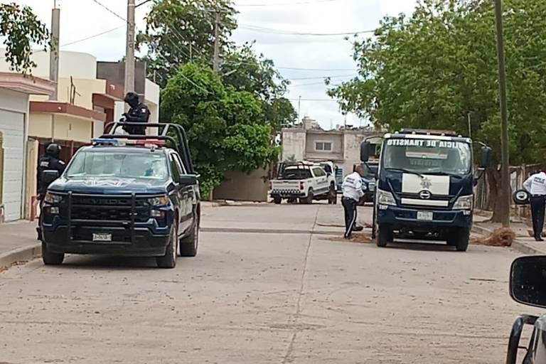 Suman nueve vehículos asegurados en El Tamarindo; piden orden para catear casa