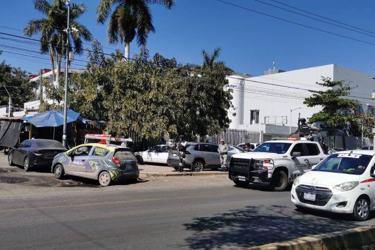 Accidente deja 9 heridos de bala en campo militar en Culiacán