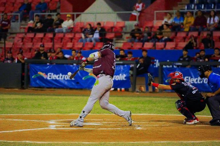 Pese a gran jornada de Joey Meneses, Tomateros liga derrotas