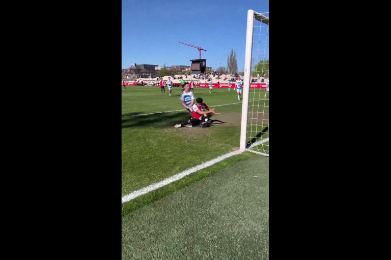 Stephano Carrillo anota su primer gol en Europa