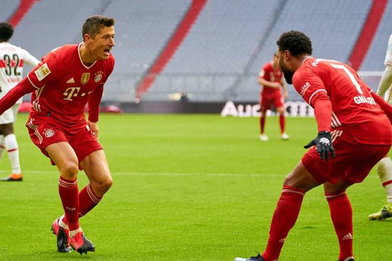 Triplete perfecto de Lewandowski en otra goleada del Bayern