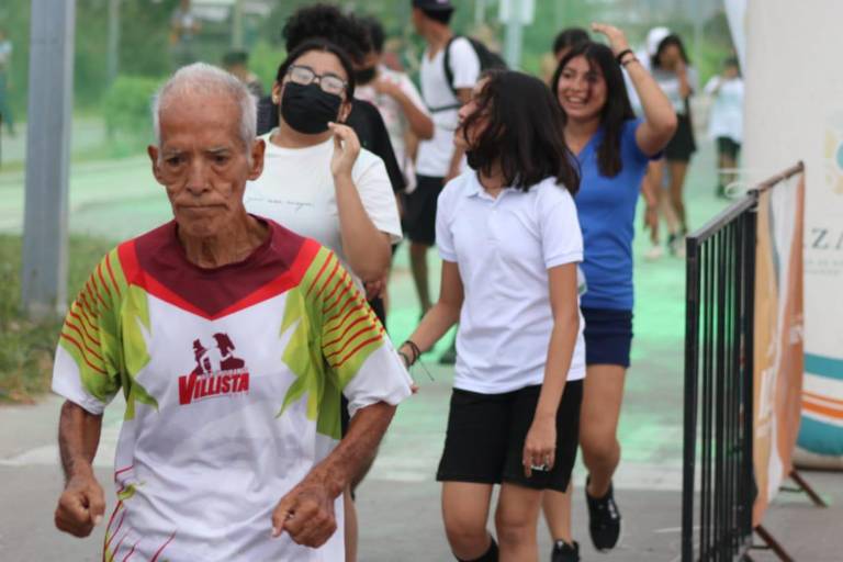 Aranza Silva y Pedro Castillo ganan en Mazatlán la Carrera Cobaes Píntate de Verde