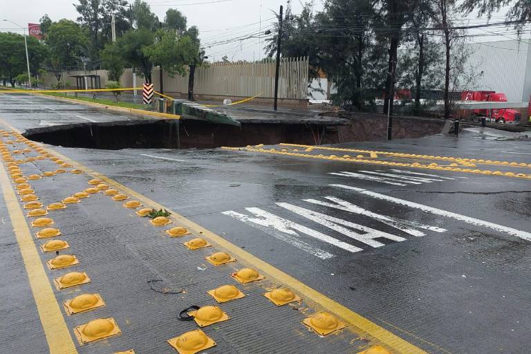 ¡Tenga cuidado! aparece socavón en Zapopan, Jalisco