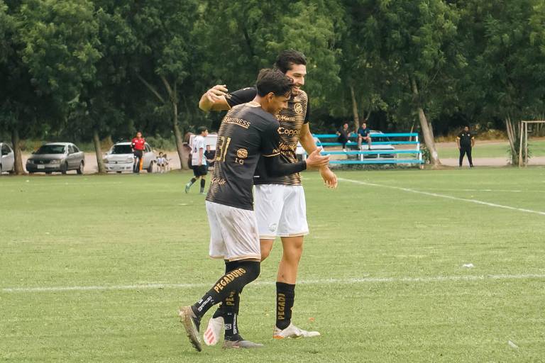 Diego ‘El Pintor’ Rivera marca hat-trick en goleada de Dorados en la TDP