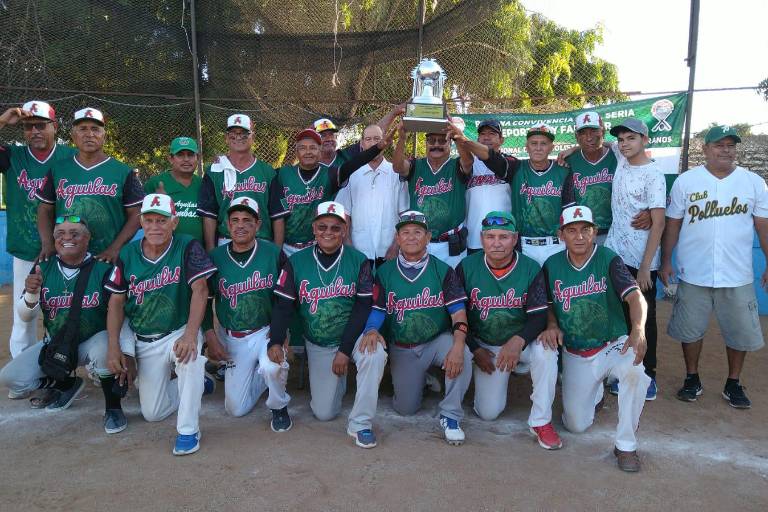 Águilas Sembacosin es bicampeón de Nacional de Beisbol Seniors, en Mazatlán