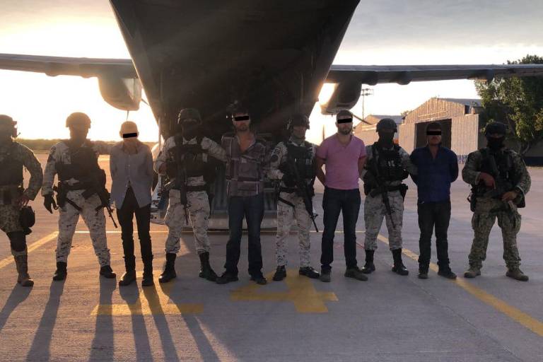 Iban por hermano de ‘El Chapo’ en sierra de Badiraguato; detienen a ‘El R8’ y escoltas