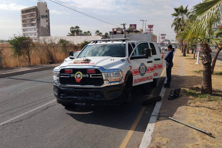 ‘Ponchallantas’ afecta a una ambulancia en el sector La Conquista, en Culiacán