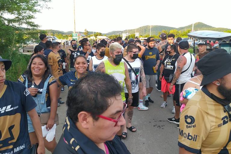 Aficionados de Pumas invaden ‘El Kraken’ para apoyar a los universitarios ante el Mazatlán FC