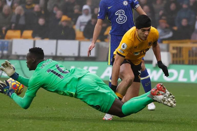 Raúl Jiménez y los Wolves empatan sin goles ante el Chelsea