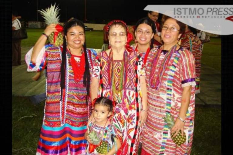 Muere Paulina Solís, creadora del tradicional baile ‘Flor de piña’ en Oaxaca