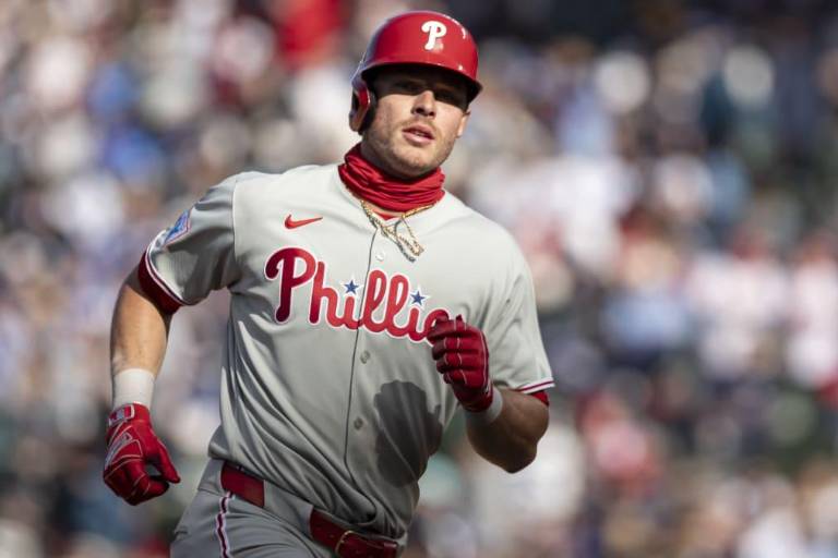 Luzardo brilla y Filis frenan racha negativa con despertar ofensivo en Wrigley