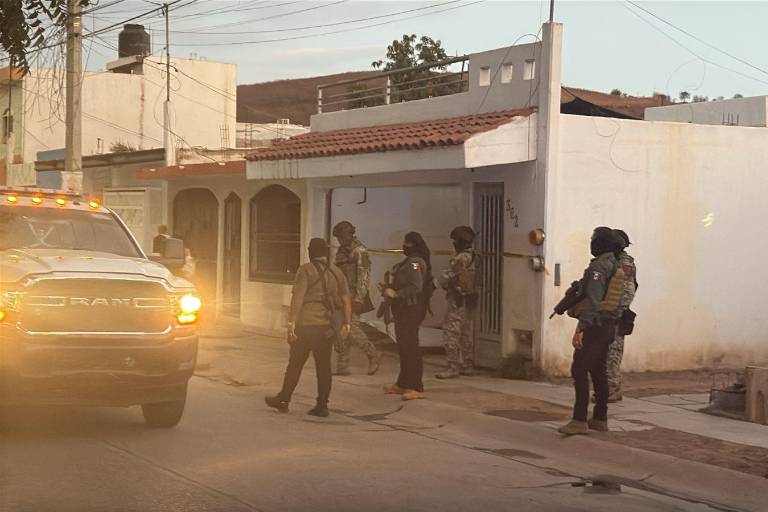 Catean domicilio de la colonia Los Huertos, en Culiacán; aseguran dos vehículos