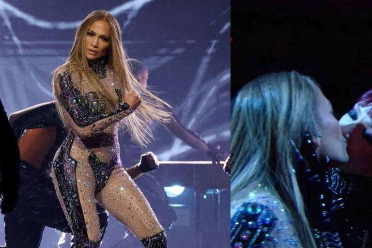 Sorprende Jennifer López con un beso triple en el escenario de los AMAs 2025