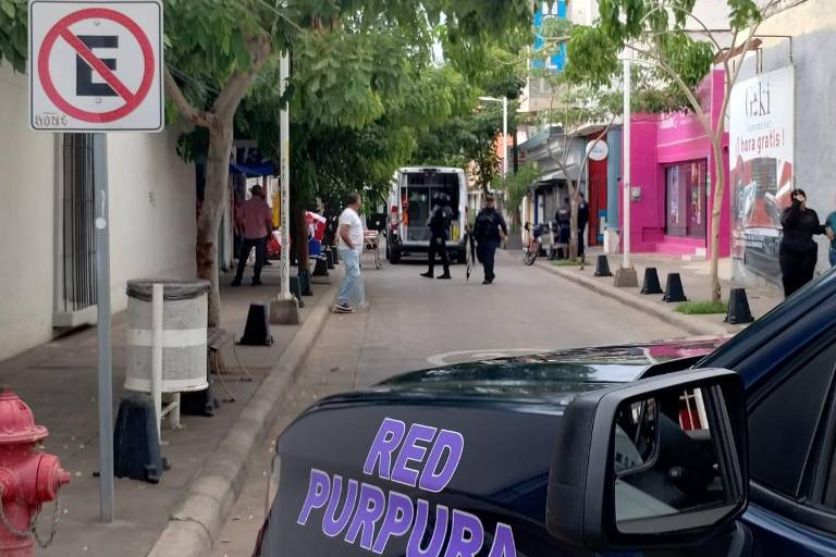 Hieren a un payaso y a otra persona en balacera en el Centro de Culiacán