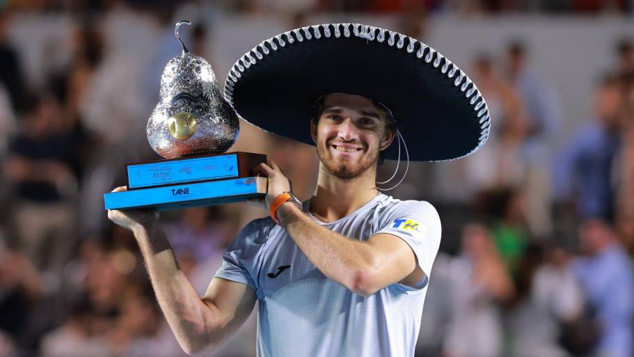 Machac se estrena a lo grande como campeón en Acapulco y salta al Top 20